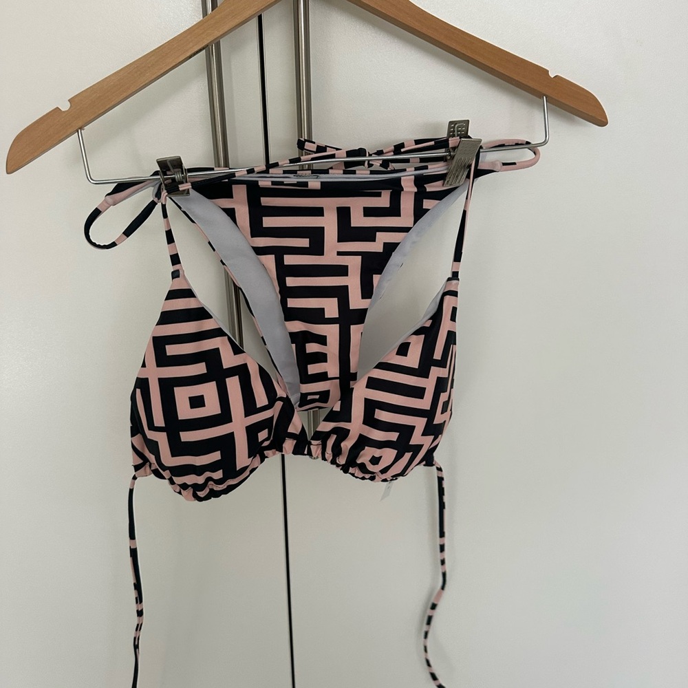 Geometric Print Triangle Bikini Top in Pink and Black BNWOT